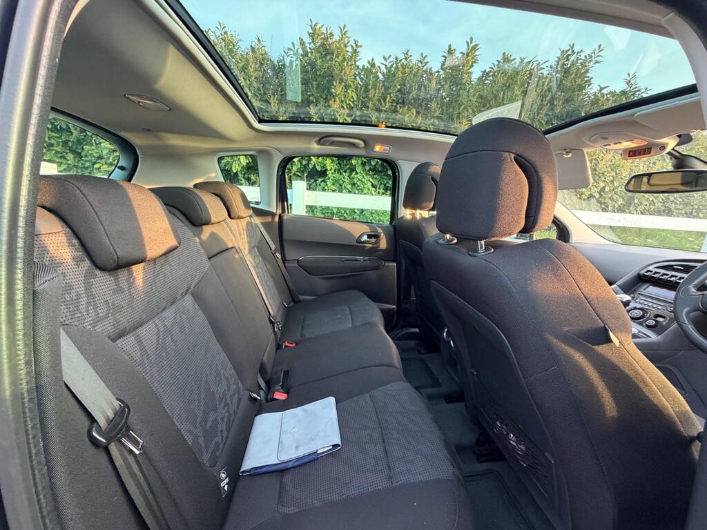 2011 Peugeot 3008 thumbnail 20