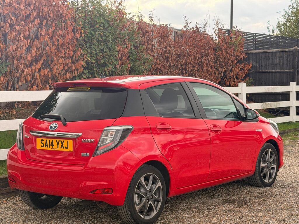 2014 Toyota Yaris thumbnail 17