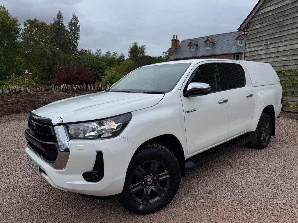 Toyota Hilux Pickup 2.4 D-4D Icon 4WD Euro 6 (s/s) 4dr