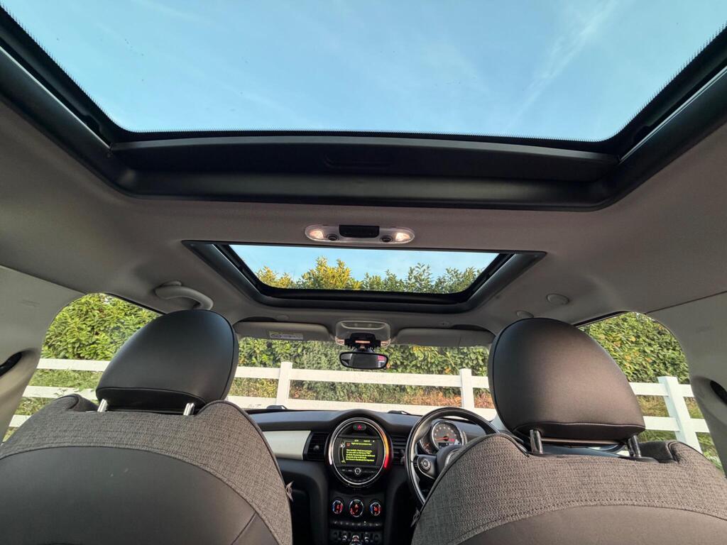 2015 MINI Hatch thumbnail 36