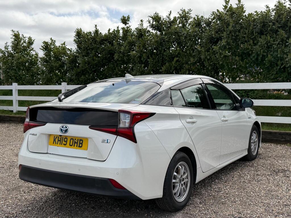 2019 Toyota Prius thumbnail 13