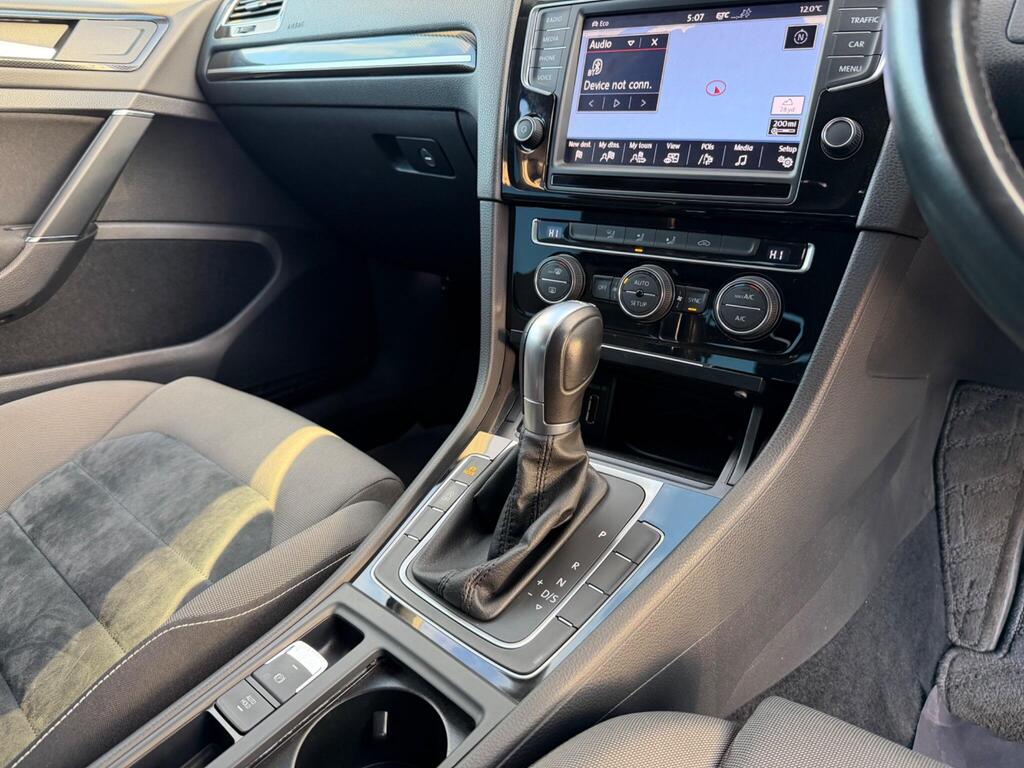 2014 Volkswagen Golf thumbnail 16