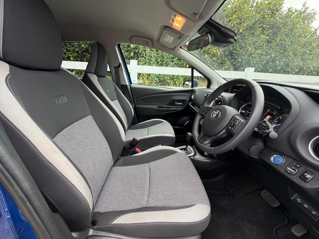 2020 Toyota Yaris thumbnail 19