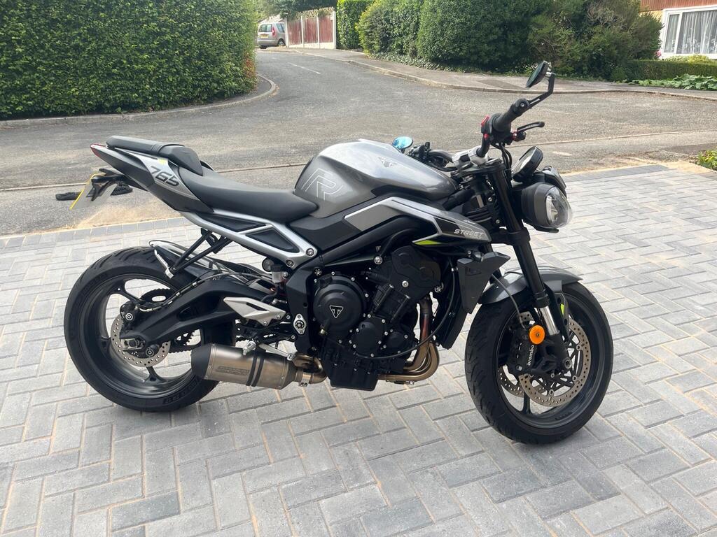 Triumph Street Triple 765