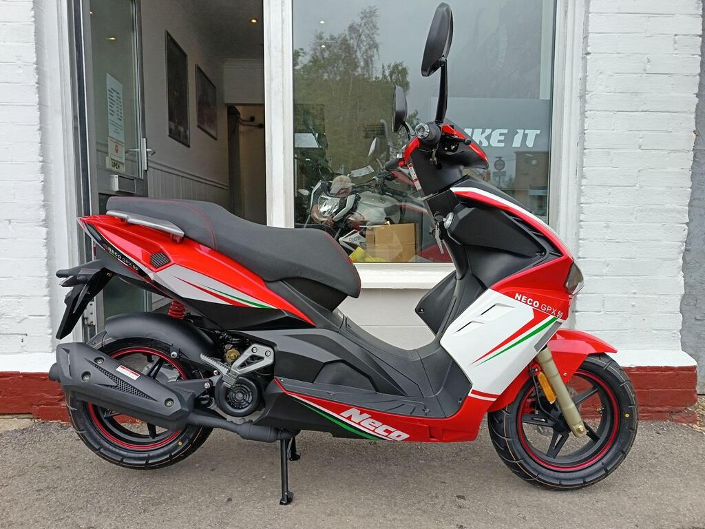 neco Used Neco Gpx 50 Moped 50 Cvt Euro 5 in Farnborough