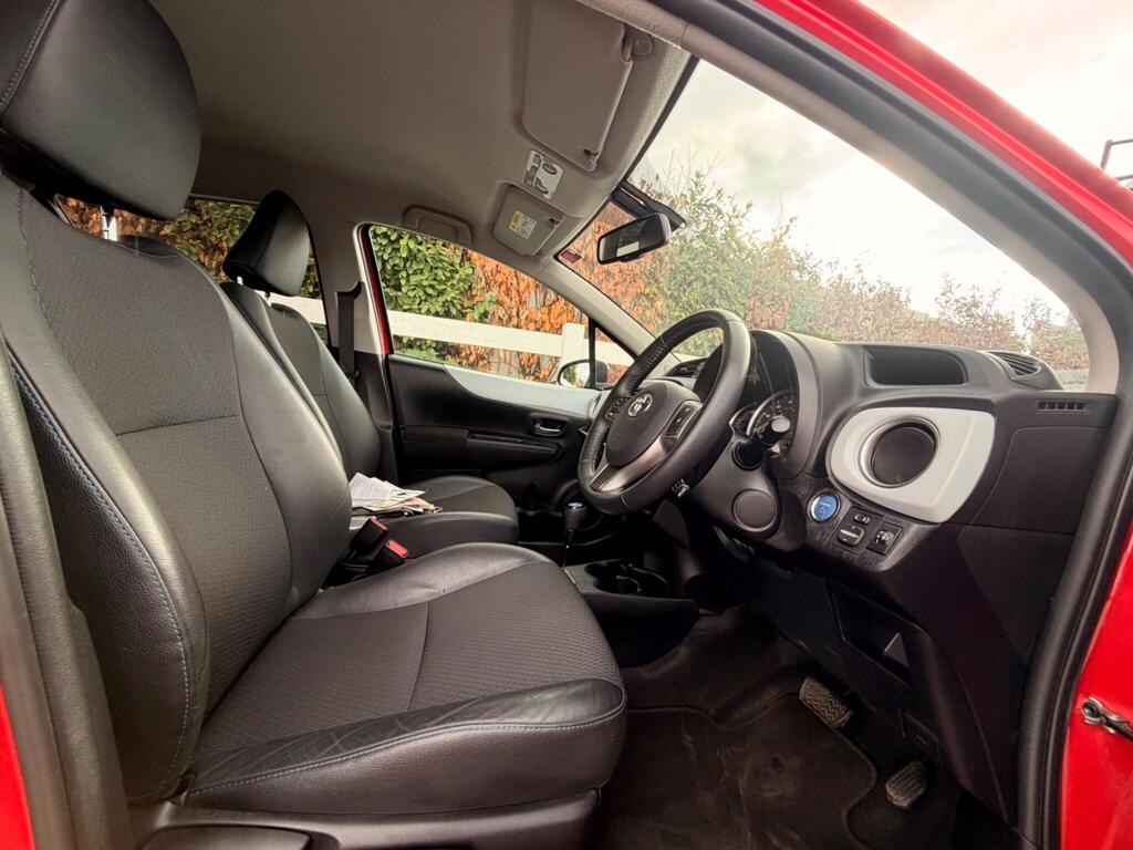 2014 Toyota Yaris thumbnail 22