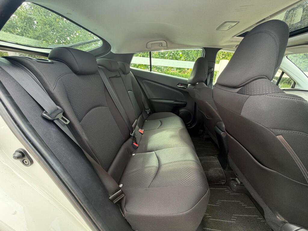 2019 Toyota Prius thumbnail 26