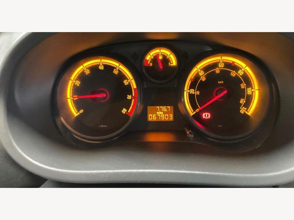 2011 Vauxhall Corsa thumbnail 8