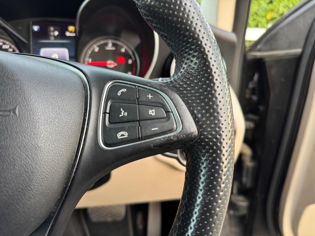 Mercedes-Benz GLC 2.1 GLC220d Sport (Premium) G-Tronic 4MATIC Euro 6 (s/s) 5dr thumbnail 30