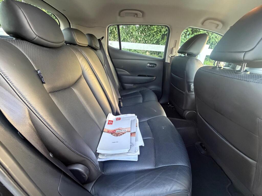 2015 Nissan Leaf thumbnail 22