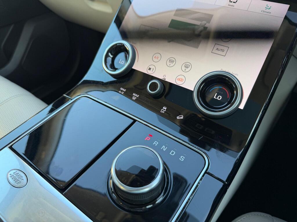 2017 Land Rover Range Rover Velar thumbnail 22