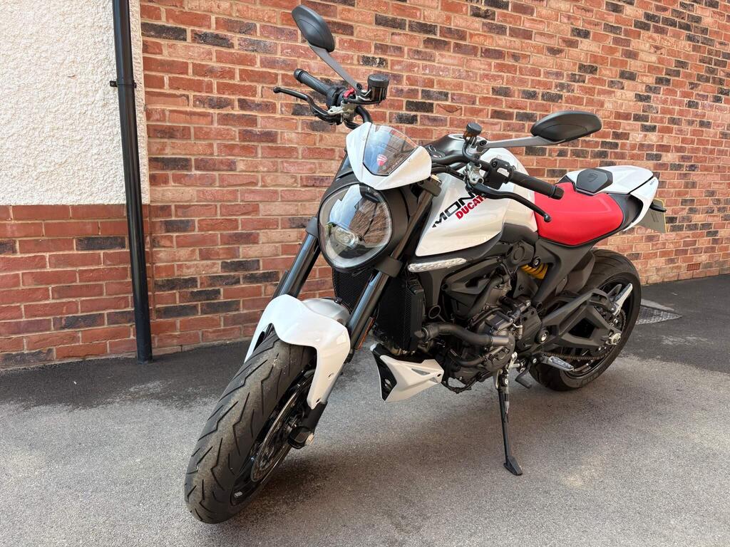 Ducati Monster 937