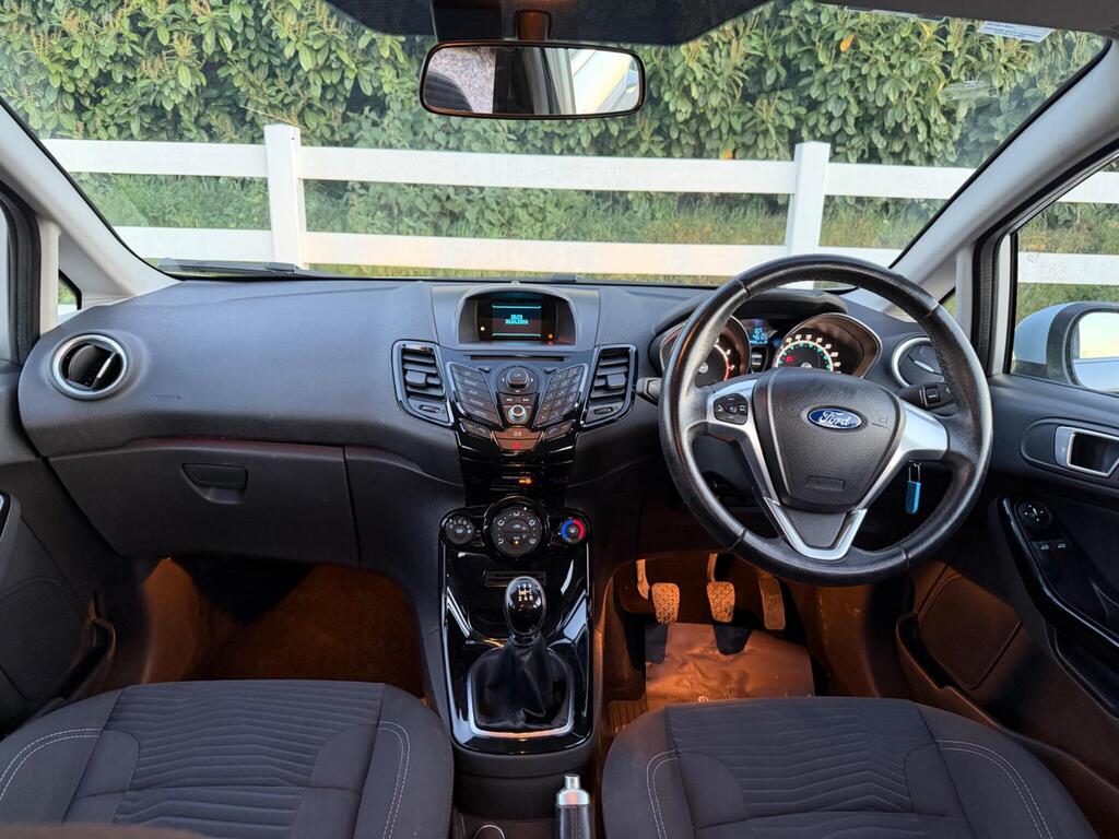 2013 Ford Fiesta thumbnail 2