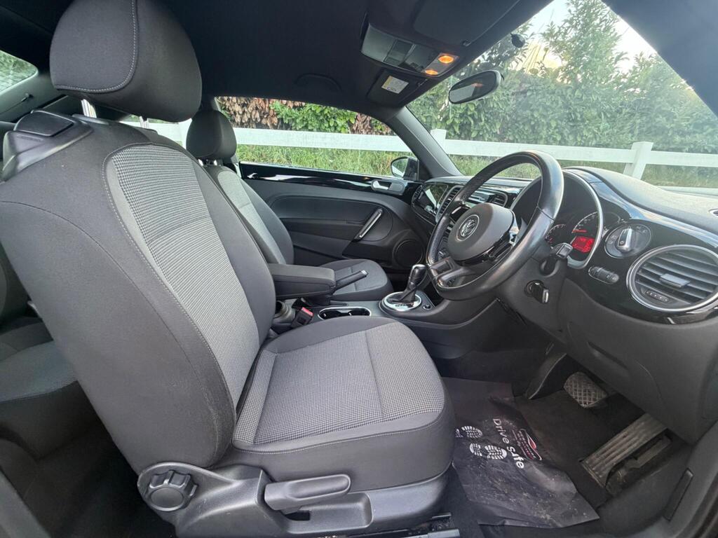 2014 Volkswagen Beetle thumbnail 17