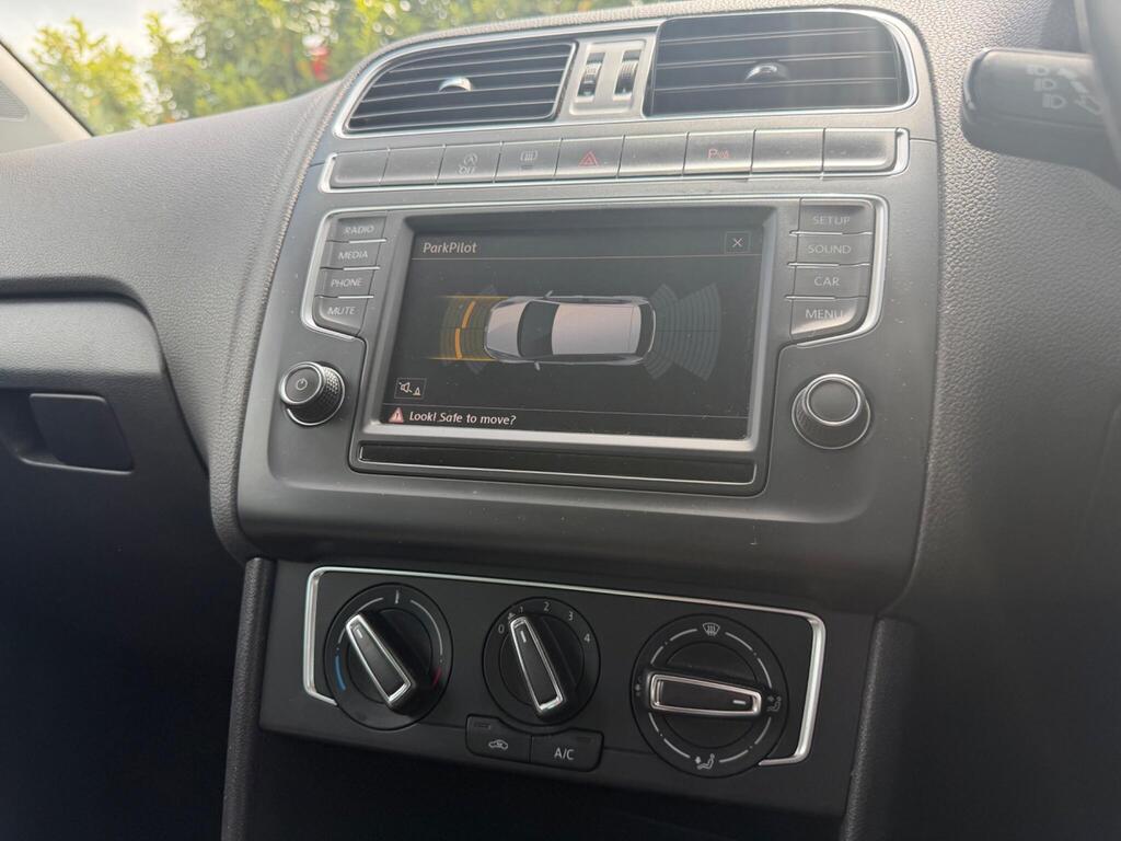 2016 Volkswagen Polo thumbnail 31
