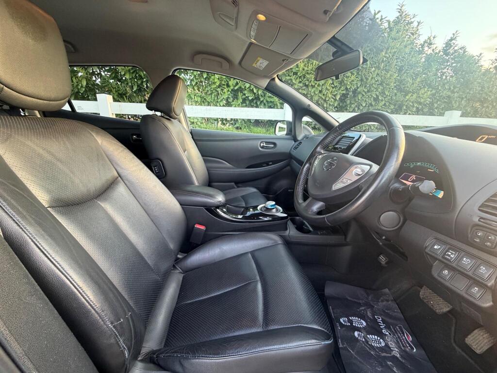 2015 Nissan Leaf thumbnail 19