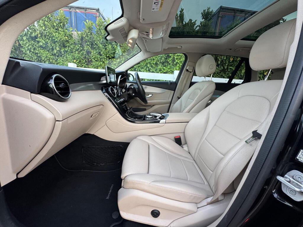 Mercedes-Benz GLC 2.1 GLC220d Sport (Premium) G-Tronic 4MATIC Euro 6 (s/s) 5dr thumbnail 24
