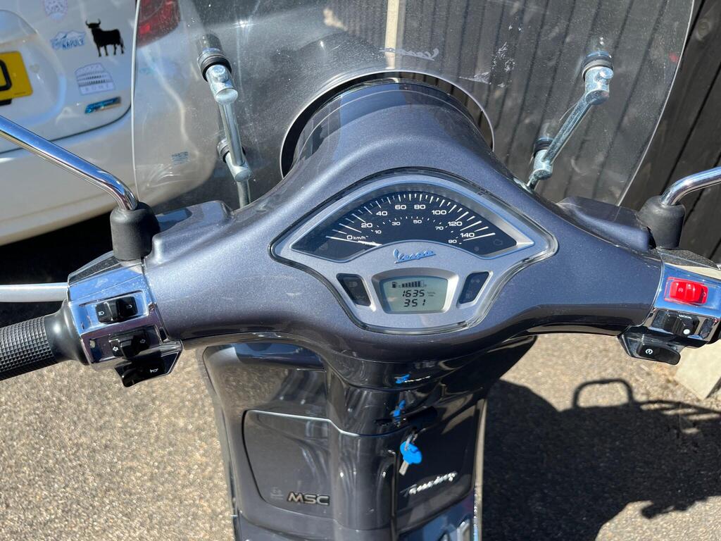 Piaggio Vespa Primavera 125