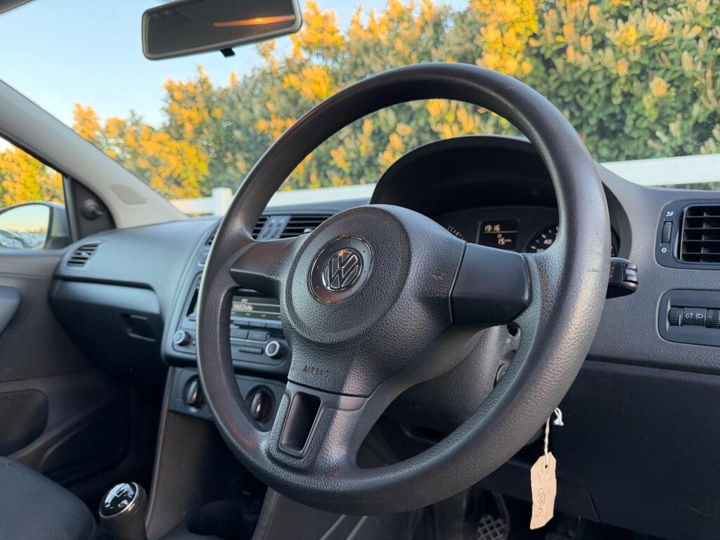 2014 Volkswagen Polo thumbnail 28