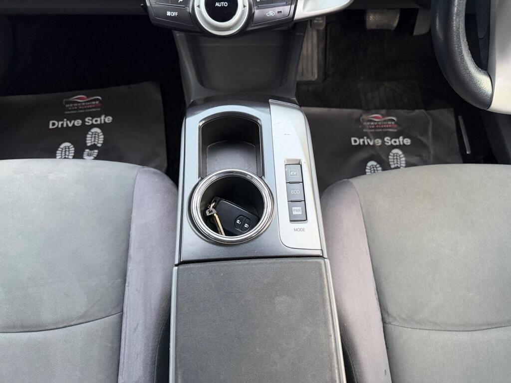 2013 Toyota Prius+ thumbnail 15