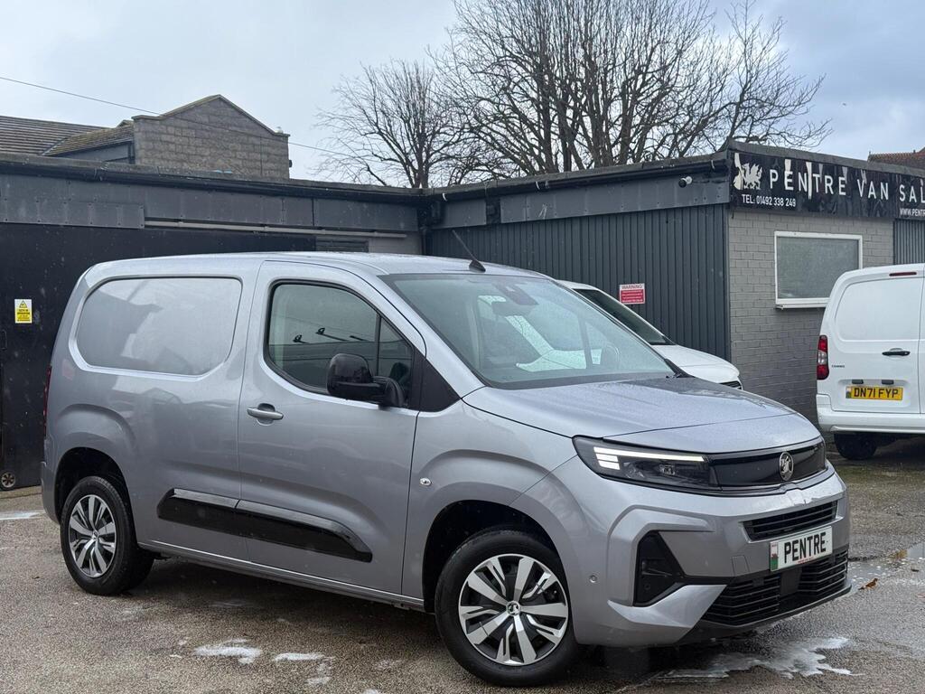Vauxhall Combo Panel Van 1.5 Turbo D 2300 Pro Panel Van SWB Euro 6 (s/s) 5dr