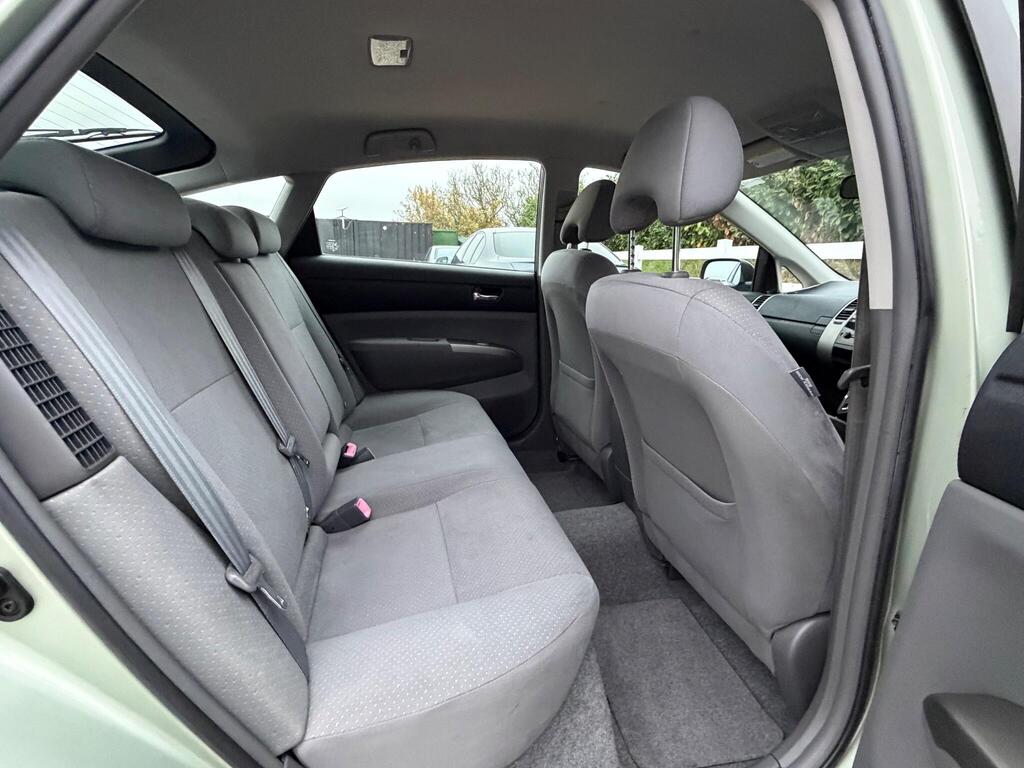 Toyota Prius 1.5 T Spirit CVT 5dr thumbnail 16