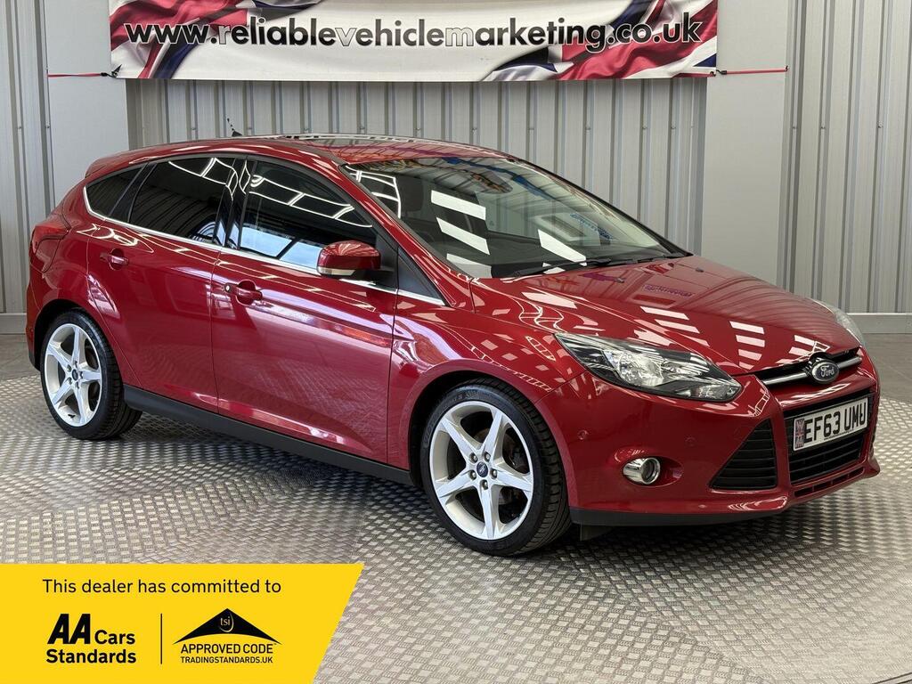 Ford Focus Hatchback 1.0T EcoBoost Titanium Navigator Euro 5 (s/s) 5dr