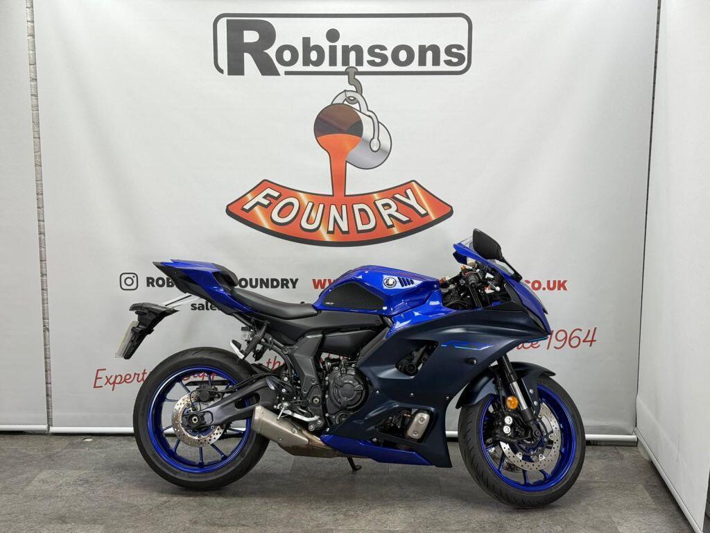 Yamaha R7