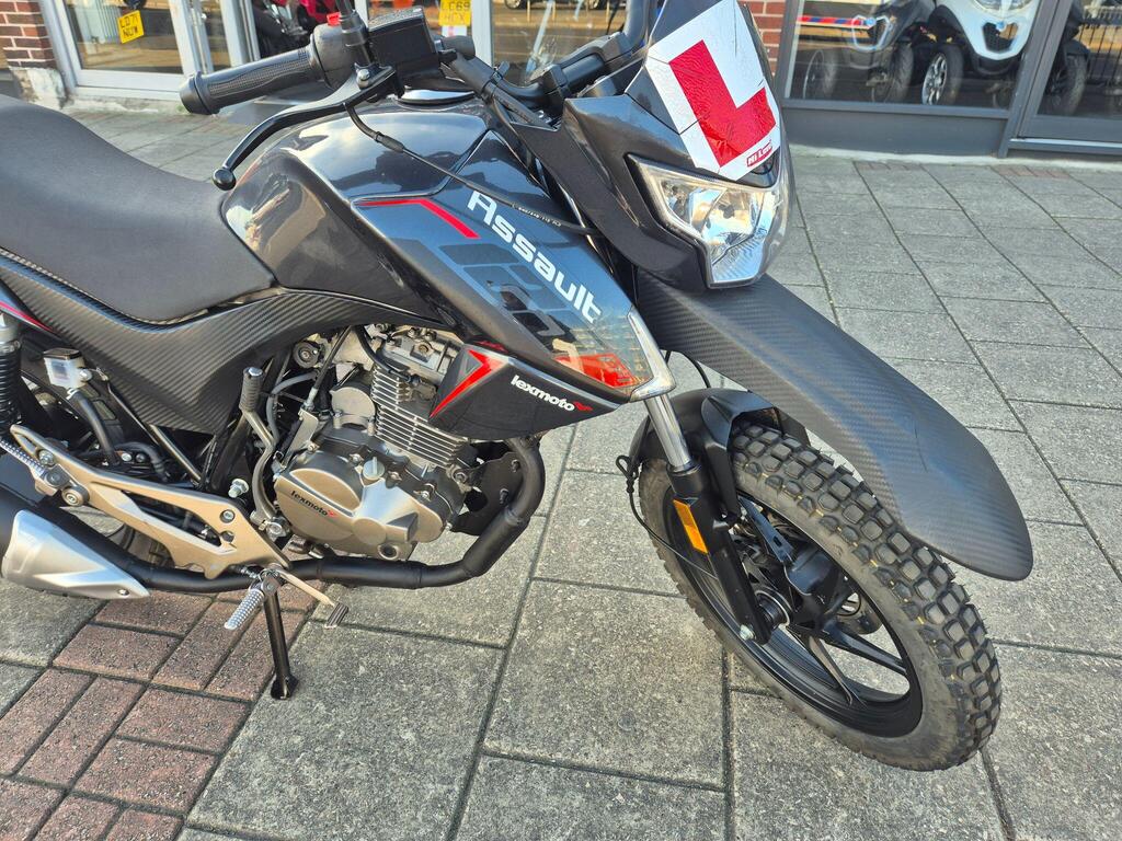 Lexmoto Assault 125 Naked 125 Euro 5