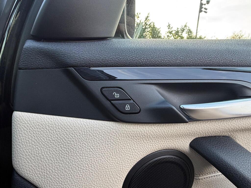 2015 BMW X1 thumbnail 29