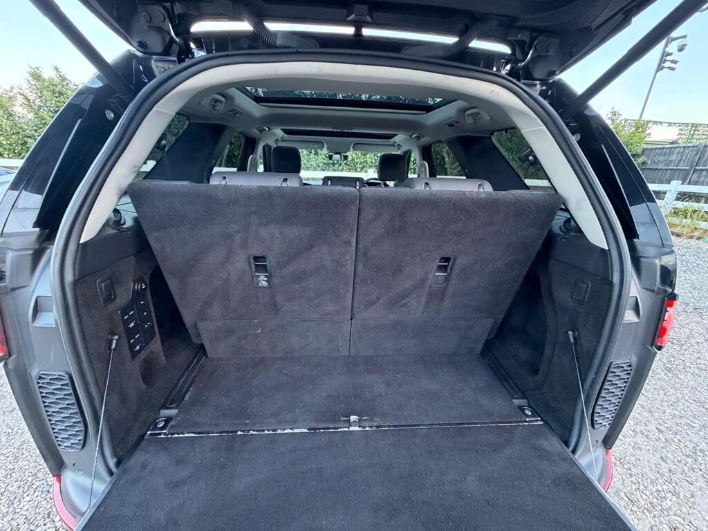 2017 Land Rover Discovery thumbnail 43