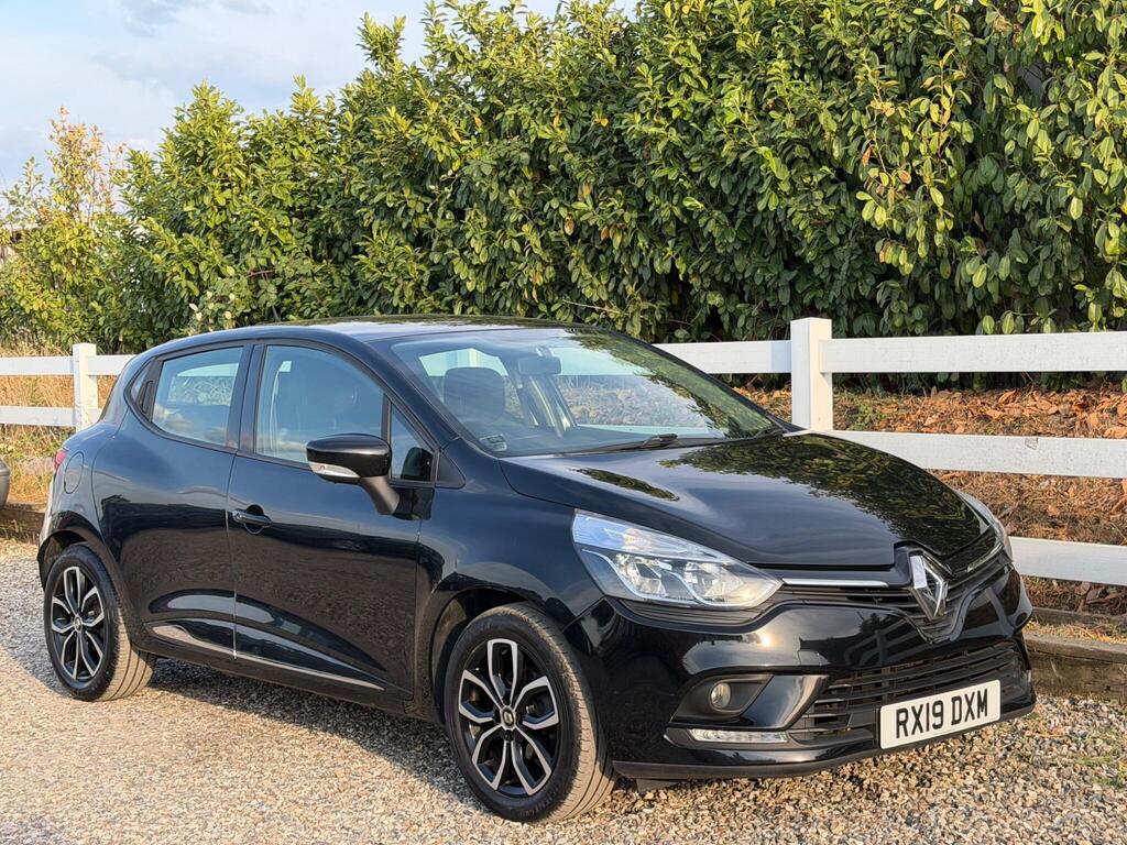 2026 Renault Clio thumbnail 3