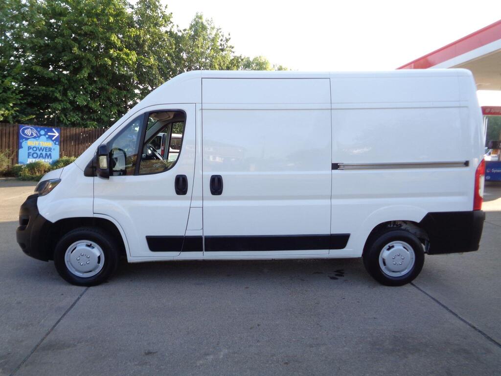 Peugeot Boxer Panel Van 2.2 BlueHDi 335 Professional L2 H2 Euro 6 (s/s) 5dr