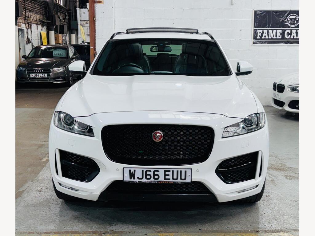 2016 Jaguar F-Pace thumbnail 3