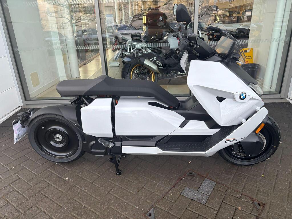 BMW CE 04