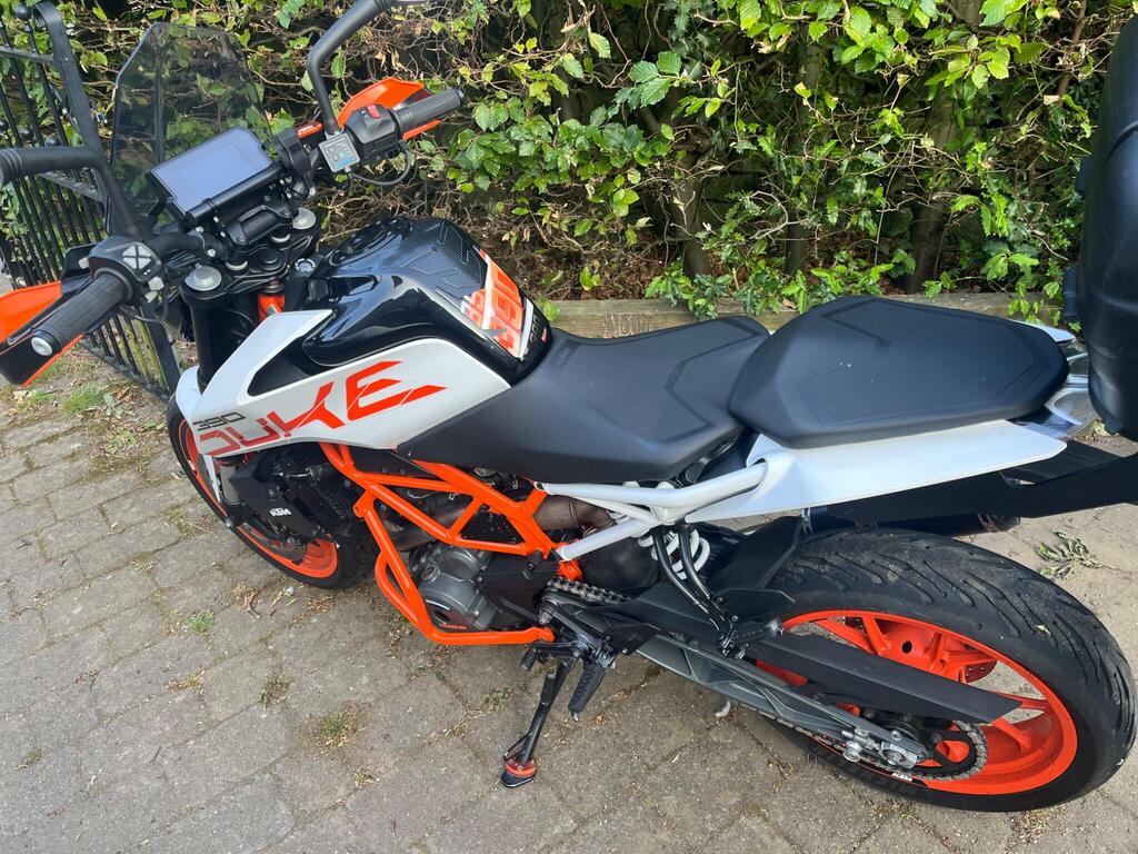 KTM 390 Duke