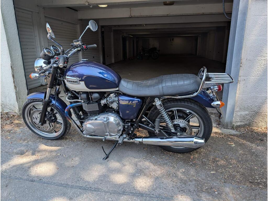 Triumph Bonneville 865