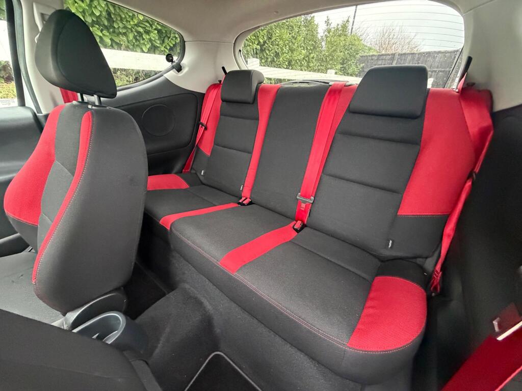 2012 Peugeot 207 thumbnail 16