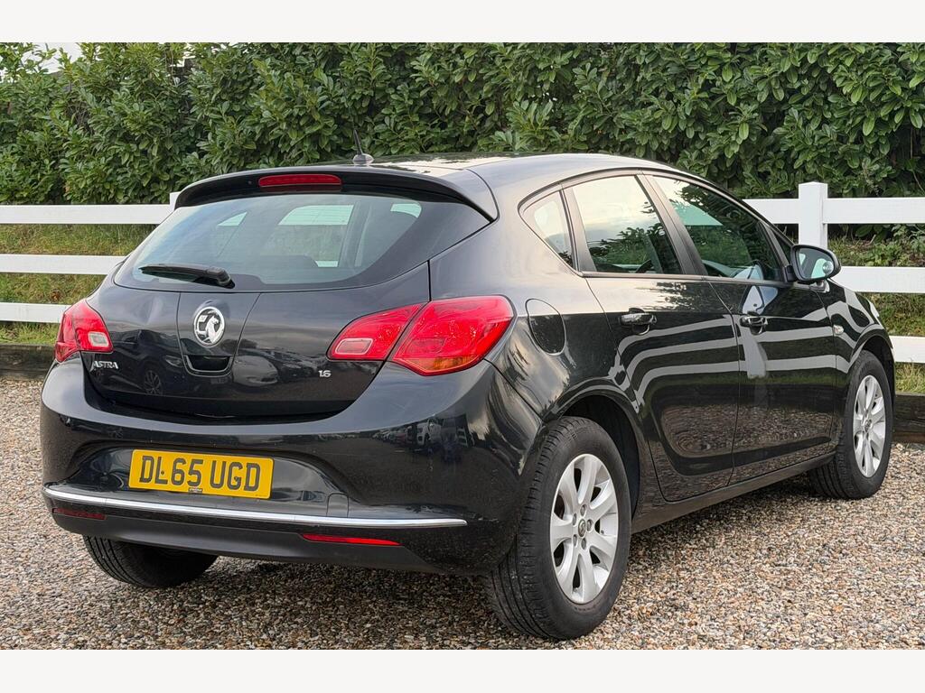 2015 Vauxhall Astra thumbnail 12