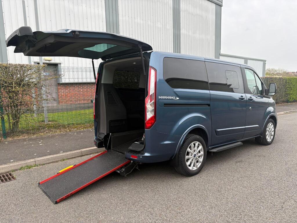 Ford Tourneo Custom Minibus 2.0 320 EcoBlue Titanium L1 Euro 6 (s/s) 5dr