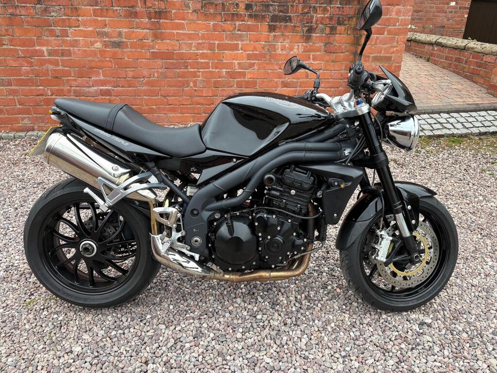 Triumph Speed Triple 1050