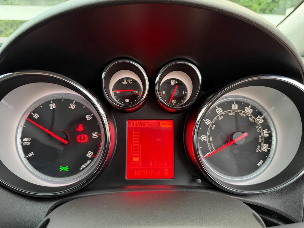 Vauxhall Astra 1.6 CDTi ecoFLEX Tech Line Sports Tourer Euro 6 (s/s) 5dr thumbnail 21