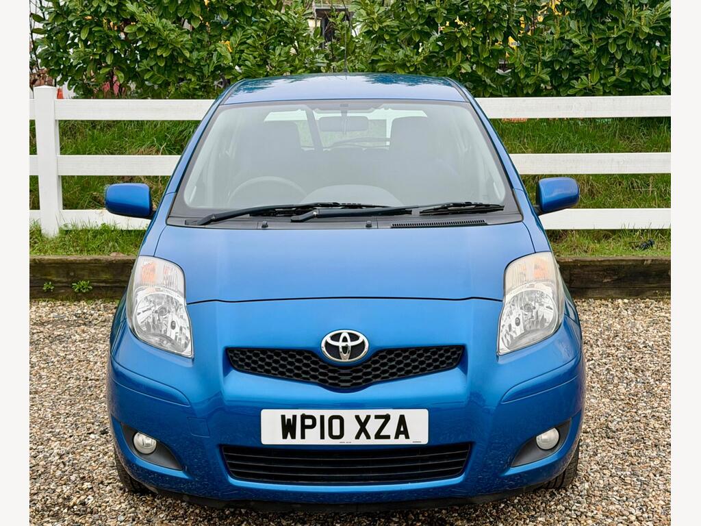 2010 Toyota Yaris thumbnail 2