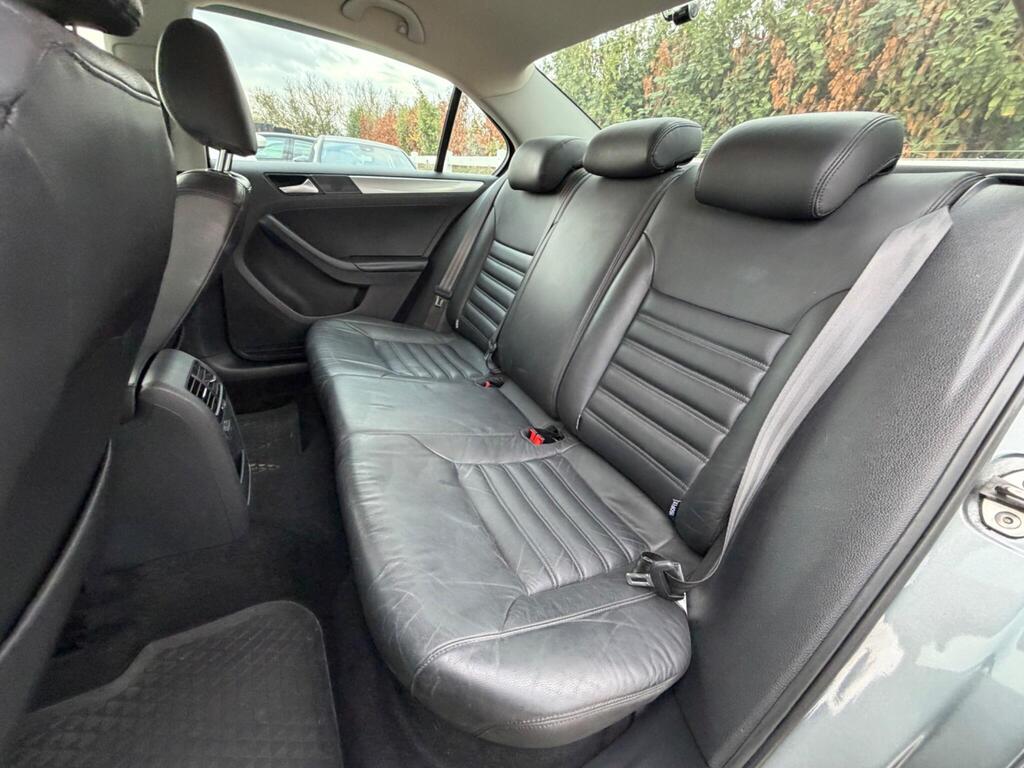 2016 Volkswagen Jetta thumbnail 19