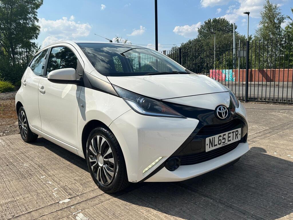 Toyota AYGO Hatchback 1.0 VVT-i x-play Euro 5 5dr Euro 5
