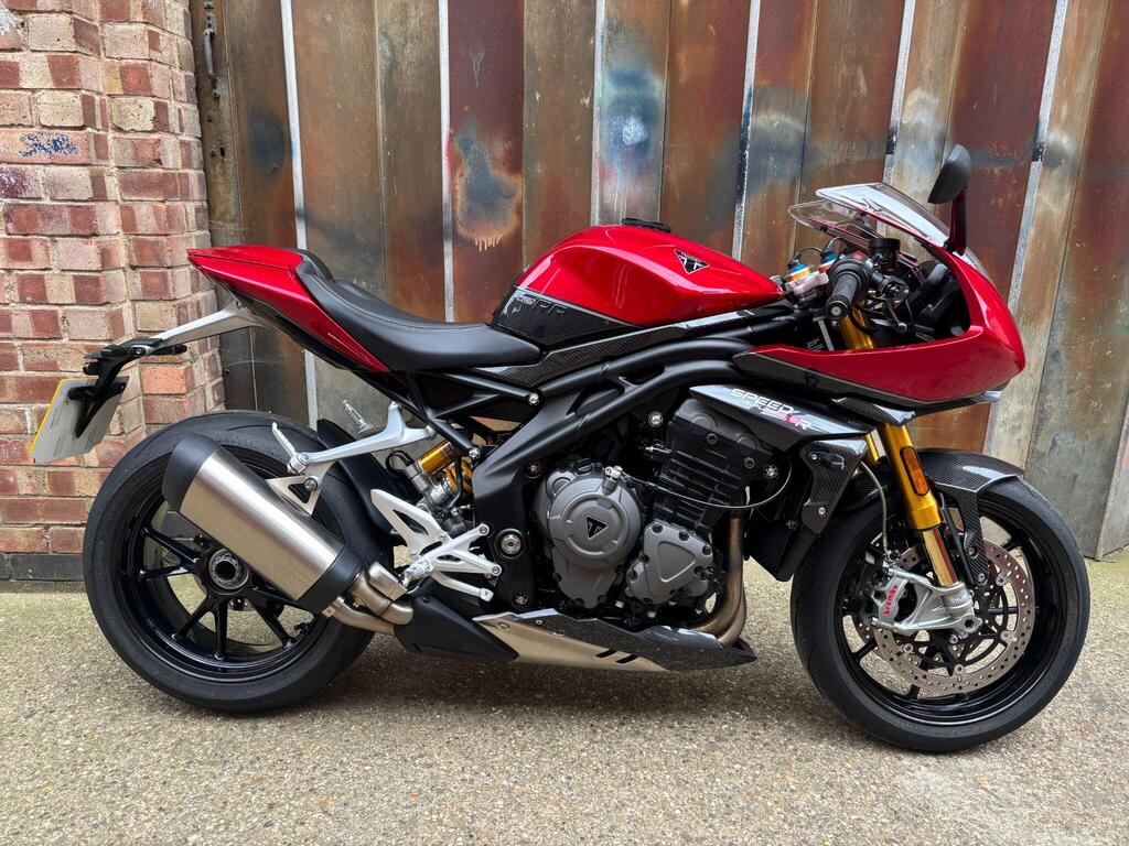 Triumph Speed Triple 1200