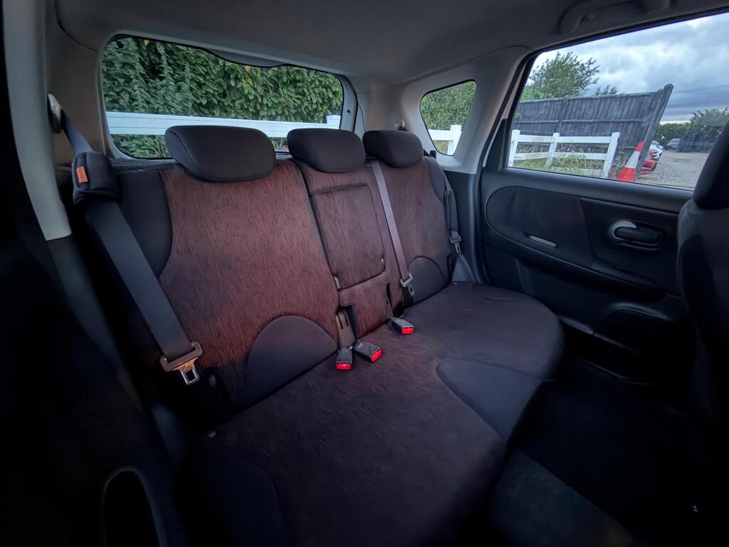 2010 Nissan Note thumbnail 17