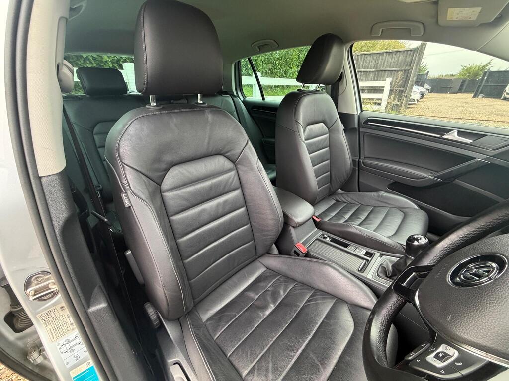 2016 Volkswagen Golf thumbnail 19