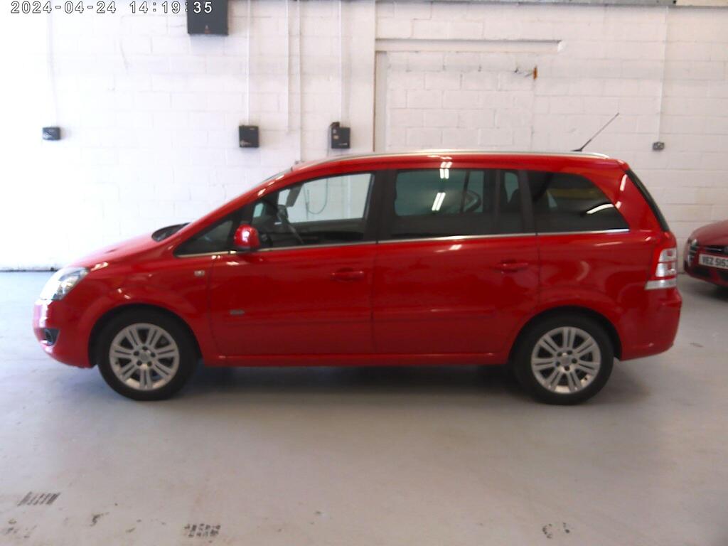 Vauxhall Zafira MPV 1.7 CDTi ecoFLEX Design Euro 5 5dr (SNav)