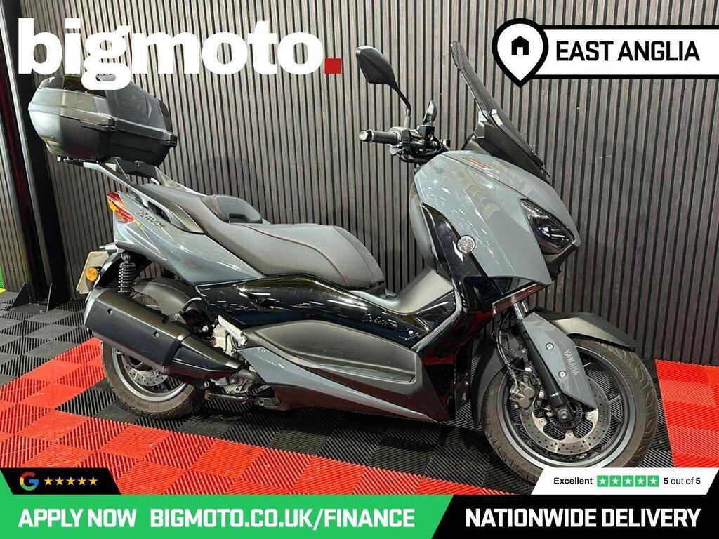 Yamaha XMAX 300
